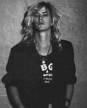 Duff-McKagan-guns-n-roses-15276234-348-435.jpg