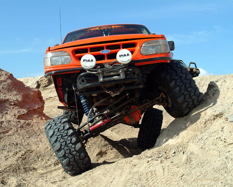 750px-Ford_explorer_offroad.jpg